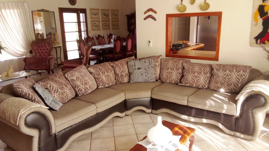 4 Bedroom Property for Sale in Petrusburg Free State